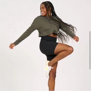 Vuori Avalon Henley (oregano color) top cropped